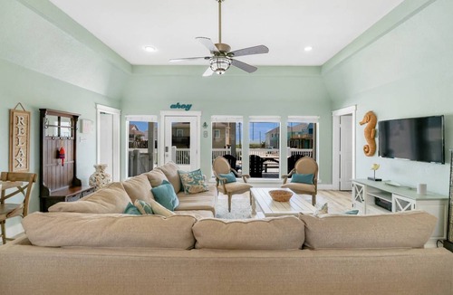Crystal Beach House | 123 m² House ∙ 3 bedrooms ∙ 10 guests