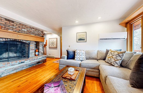 Pittsfield House | 125 m² House ∙ 4 bedrooms ∙ 7 guests
