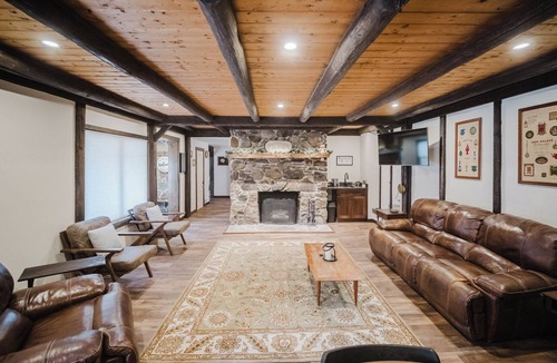 Sunday River Area House | 13 Beds, 17 Guests -Hot tub- 15 mins to Sunday River!