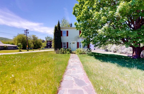 Montgomery Center House | 131 m² House ∙ 3 bedrooms ∙ 10 guests