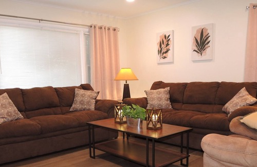 West End House | 132 Winney Hill - 4 Bedroom ranch home, under 5 minutes to All Star Village