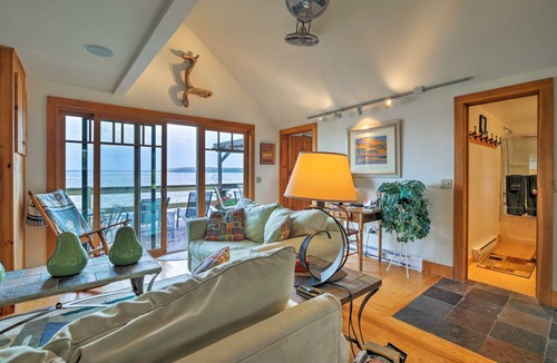 North Hero Cottage | 139 m² Cabin ∙ 2 bedrooms ∙ 6 guests