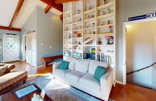 Pittsfield House | 149 m² House ∙ 4 bedrooms ∙ 11 guests