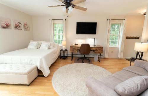 Whitingham House | 14mi to Mt. Snow! Arcade, Private Suite, King Bed!