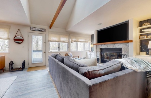 Stratton Mountain Condo | 153 m² Condo ∙ 2 bedrooms ∙ 8 guests