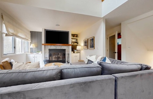 Stratton Mountain Condo | 153 m² Condo ∙ 2 bedrooms ∙ 8 guests