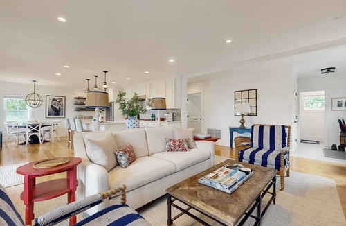 Boothbay Harbor Apartment | 158 m² Apartment ∙ 3 bedrooms ∙ 6 guests