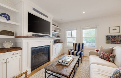 Boothbay Harbor Apartment | 158 m² Apartment ∙ 3 bedrooms ∙ 6 guests