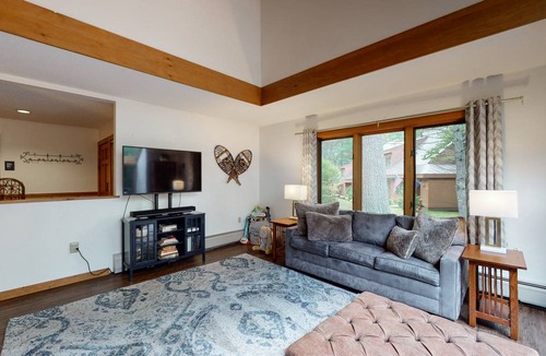Ludlow Condo | 171 m² Condo ∙ 3 bedrooms ∙ 6 guests