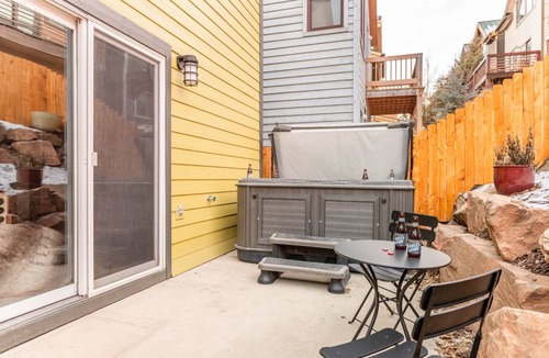 North Park City House | 176 m² House ∙ 4 bedrooms ∙ 10 guests