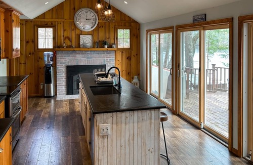 Pine River Pond House | 186 m² House ∙ 4 bedrooms ∙ 12 guests