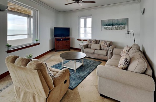 San Jacinto Condo | 195 m² Condo ∙ 4 bedrooms ∙ 10 guests