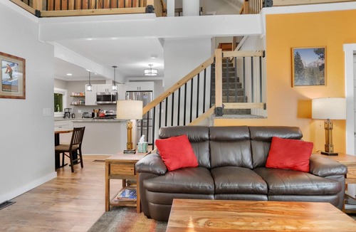 Government Camp House | 196 m² House ∙ 2 bedrooms ∙ 8 guests