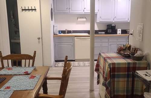 Bristol Apartment | 1B/1B Apt. on Hobby Farm 🐔 🐐 in Bristol. 5 minutes from Newfound Lake
