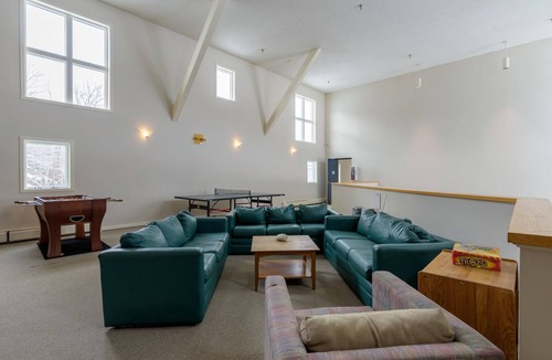 Londonderry Condo | 1BR/1BA Magic Mountain Condo with Slopeside Views!