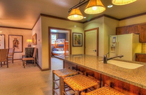 Stratton Mountain Condo | 1st Fl Condo 3BR @ Stratton Sleeps 7 Pool Hot Tub