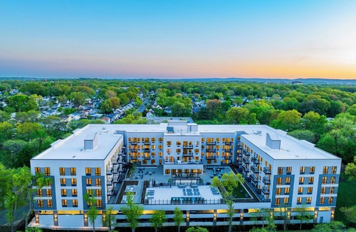 Rochelle Park Apartment | 2-bedroom apartment in superb Rochelle Park with fitness room, WiFi