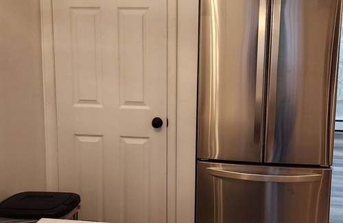 Johnson City Apartment | 2-bedroom apartment with full kitchen, & strong Wi-Fi, near Lourdes, UHS and BU