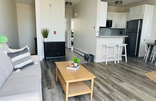 West End Apartment | 2 Bedroom Apartment on Top Floor in Portland's West End