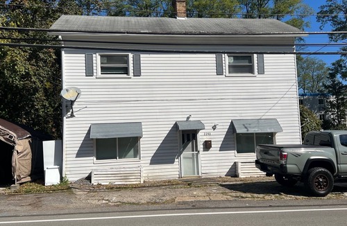 South Hills Apartment | 2 Bedroom, Efficiency Apartment Near Bus Stop And Trolley Line Near Downtown