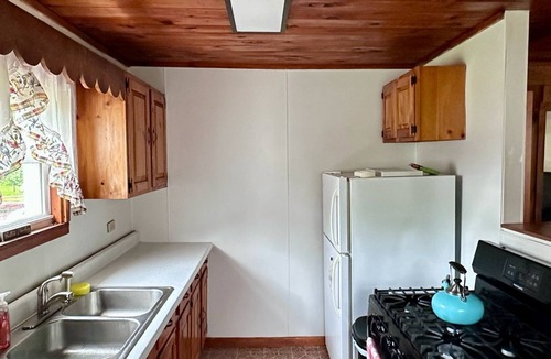Glens Falls House | 2-bedroom house in Glens Falls 8 Minutes From Lake George
