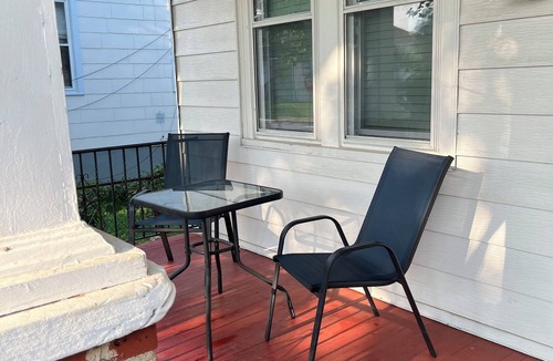 Oaklyn House | 2-bedroom vacation home 8 minutes from lovely Philadelphia Attractions