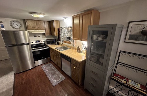 West Bridgewater Apartment | 2 Bedroom with Hot Tub - 1 Minute from Gondola - Skyeship House