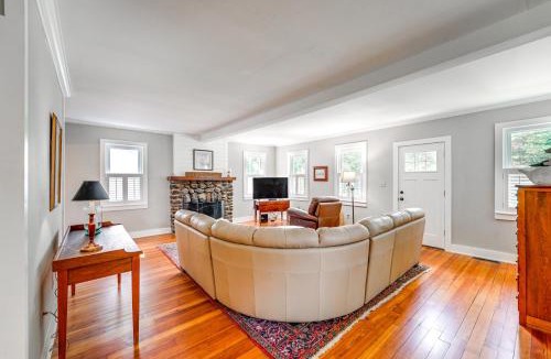 Madison House | 2 Mi to Dtwn 2-Acre Retreat with Large Yard!