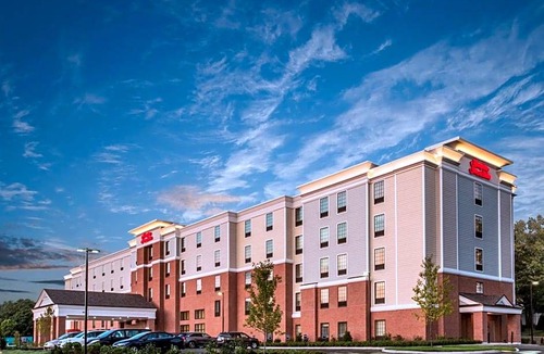 Northeast Yonkers Hotel | 2-Star Hotel ∙ Hampton Inn & Suites Yonkers - Westchester