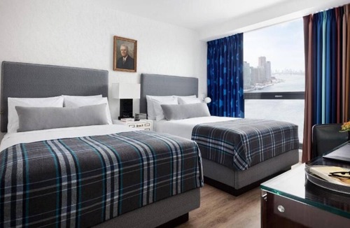 Snyder Square House | 2 x Graduate Queen Queen - Accessible Room at Graduate Roosevelt Island