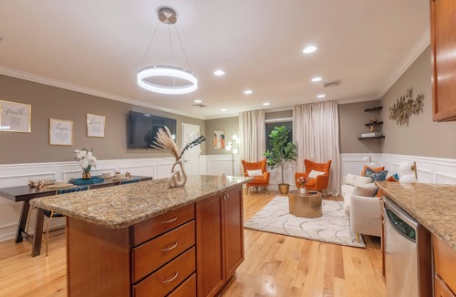 Constable Hook Condo | 20% Off. Ask Abt Deals. Stunning 3BR 2BA 7Beds 11 Ppl. American Dream 15 mins