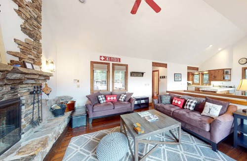 Plymouth House | 204 m² House ∙ 3 bedrooms ∙ 6 guests