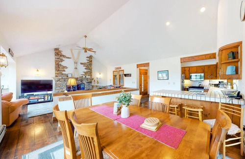 Plymouth House | 204 m² House ∙ 3 bedrooms ∙ 6 guests
