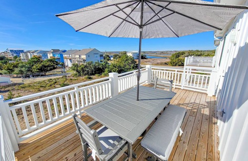 Surf City House | 204 m² House ∙ 4 bedrooms ∙ 9 guests