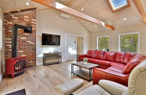Pittsfield House | 223 m² House ∙ 3 bedrooms ∙ 6 guests