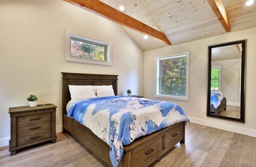 Pittsfield House | 223 m² House ∙ 3 bedrooms ∙ 6 guests