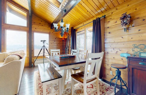 West Dover House | 232 m² House ∙ 4 bedrooms ∙ 8 guests