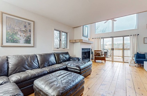 Castleton House | 232 m² House ∙ 5 bedrooms ∙ 8 guests