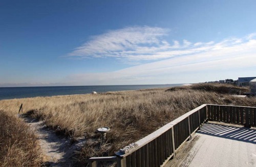 Sagamore Beach Cottage | 233 Phillips Rd