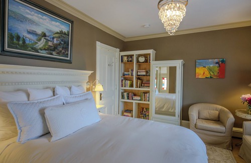 South End House | 254 South Union Street Guest House