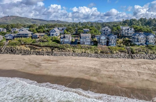 Lincoln Beach House | 276 m² House ∙ 6 bedrooms ∙ 14 guests