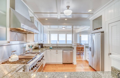 Lincoln Beach House | 276 m² House ∙ 6 bedrooms ∙ 14 guests