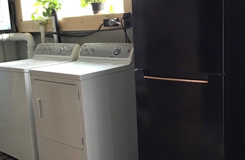 East Burke Apartment | 2bdrm East Burke Apt *Great Location*