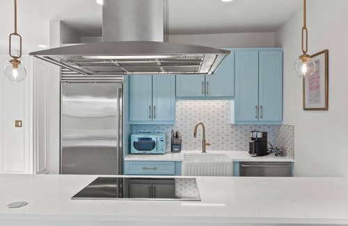 Columbus Apartment | 2BR Apt Near Copley, Boston Comm, Public Library, Fenway, Back Bay, Beacon Hill