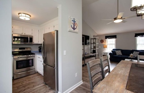 Teaticket House | 3 Bed 2 Bath - Fully Renovated SS Granite kitchen walk to beach Falmouth heights