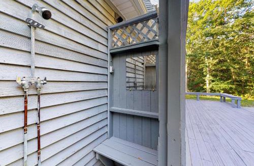 West Tisbury House | 3 Bed 2 Bath Vacation home in West Tisbury