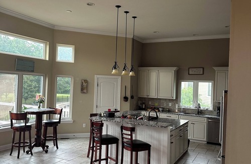 Golts House | 3-bedroom house in charming Townsend with inground pool