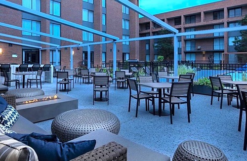 East Syracuse Hotel | 3-Star Hotel ∙ DoubleTree by Hilton Hotel Syracuse