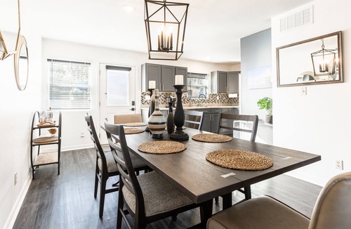 Dayton House | 3 Story River facing deck-3 miles to Cincinnati
