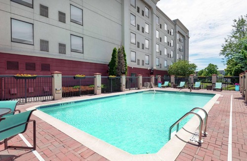South Plainfield Hotel | 30 m² Hotel ∙ 127 guests